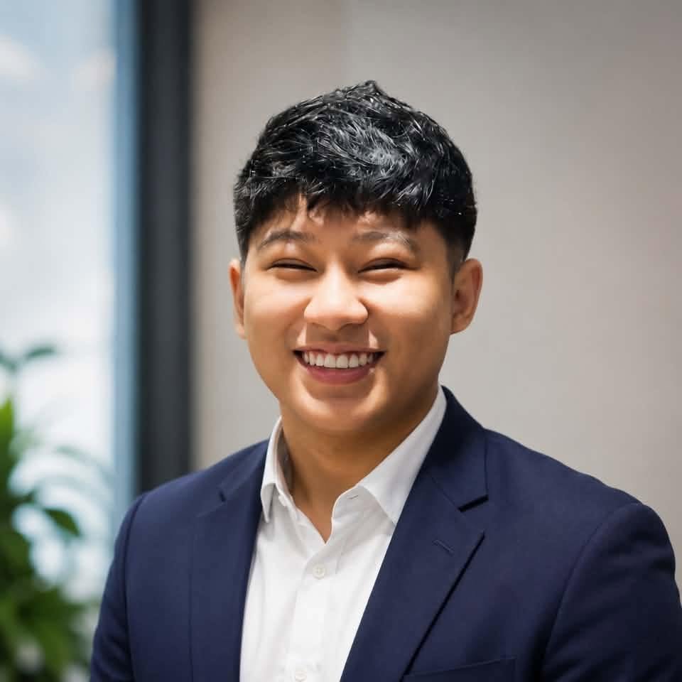 Cris Yap headshot